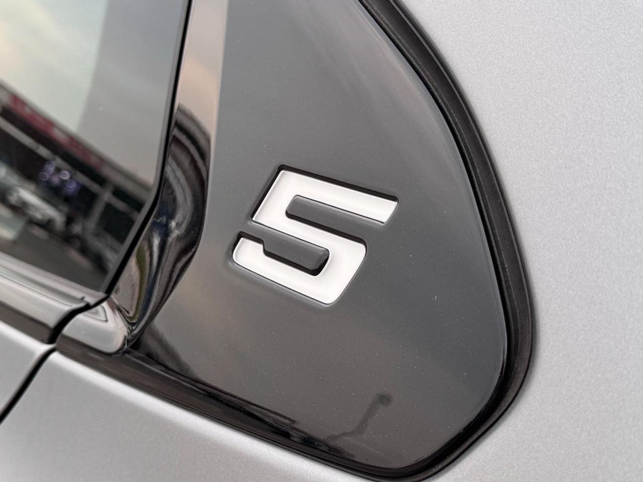 بي أم دبليو 530i BMW 5-Series 530i PREMIUM EDITION M SPORT PACKAGE