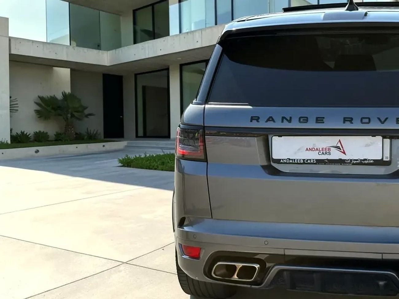 Land Rover Range Rover Sport MID SVR 5.0L (550 HP) RANGE ROVER SPORT SVR CARBON EDITION 5.0L V8 SC A/T | 2022 | AED 3,760 per mon