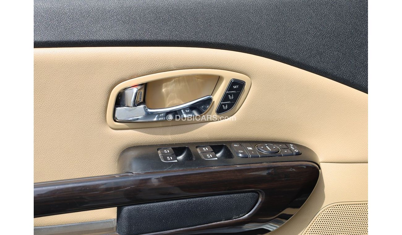 Kia Carnival LX | Grand Carnival | Full Option | 8 Seater | 6 CYL | Excellent Condition | GCC Specs