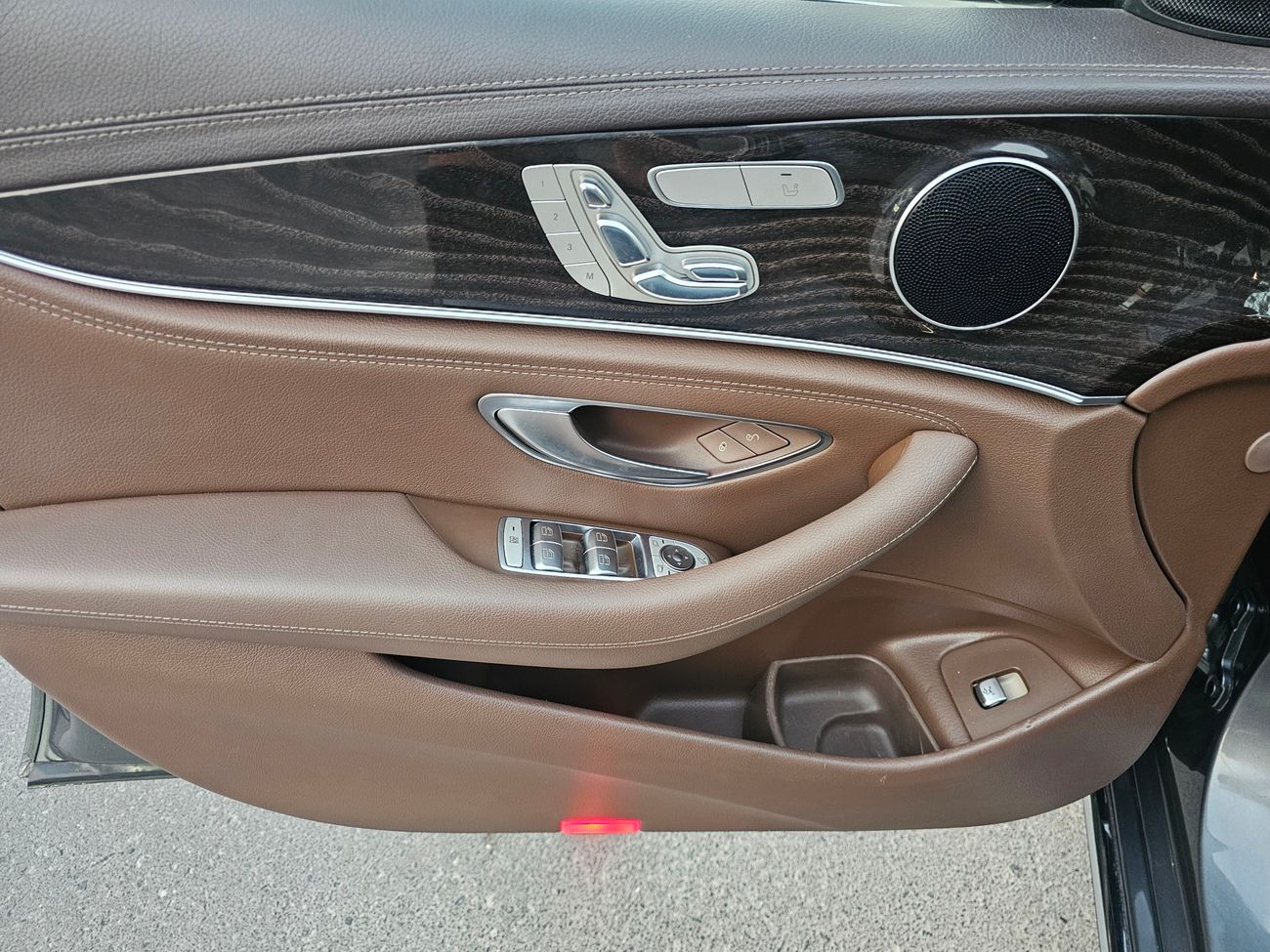 مرسيدس بنز E200