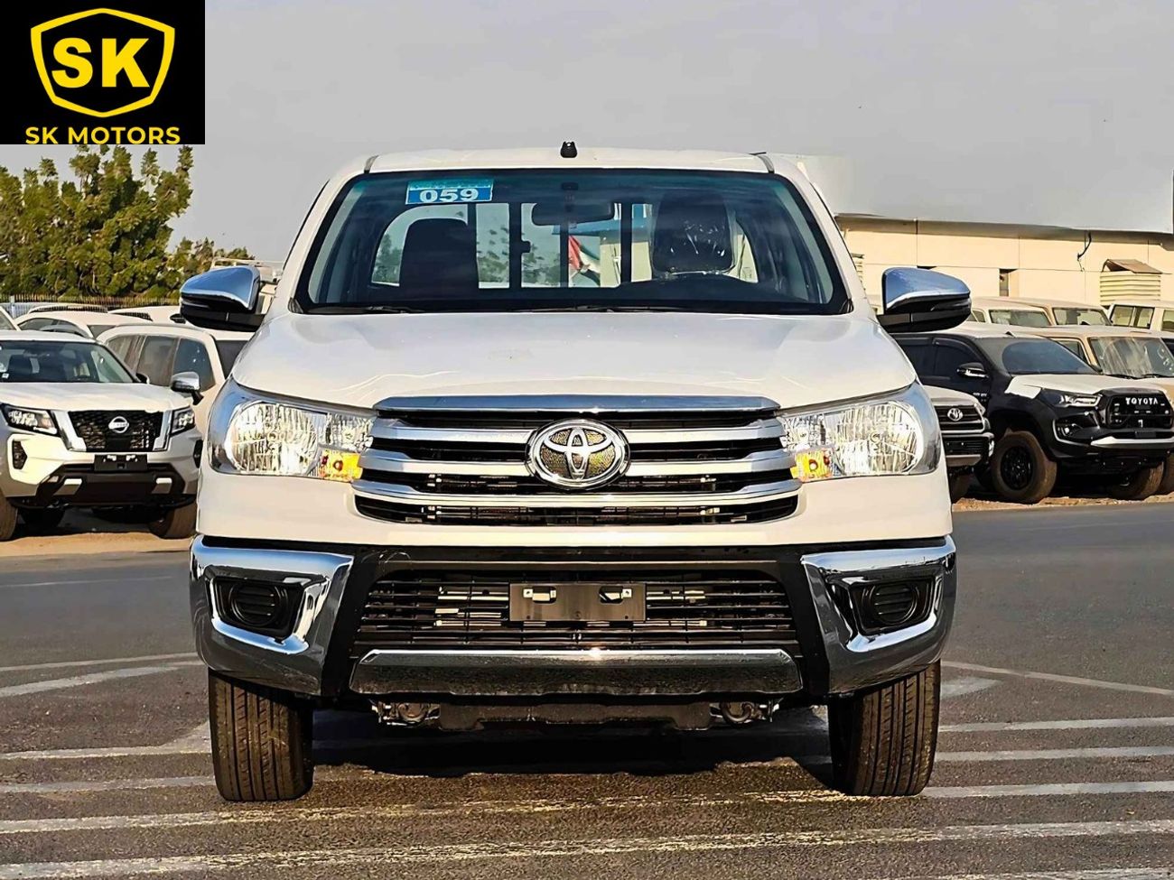 Toyota Hilux SR5 NARROW BODY / FULL OPTION / M/T /  2.7L V4 PETROL / DVD CAMERA / WOOD TRIM (CODE # 69039)
