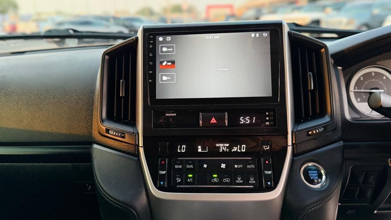 Toyota Land Cruiser PUSH START | SUNROOF | AUTO TRANSMISSION | 4.5L | POWER WINDOWS |