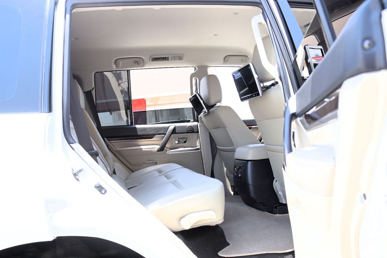 Mitsubishi Pajero GLS H/L ROCKFORD