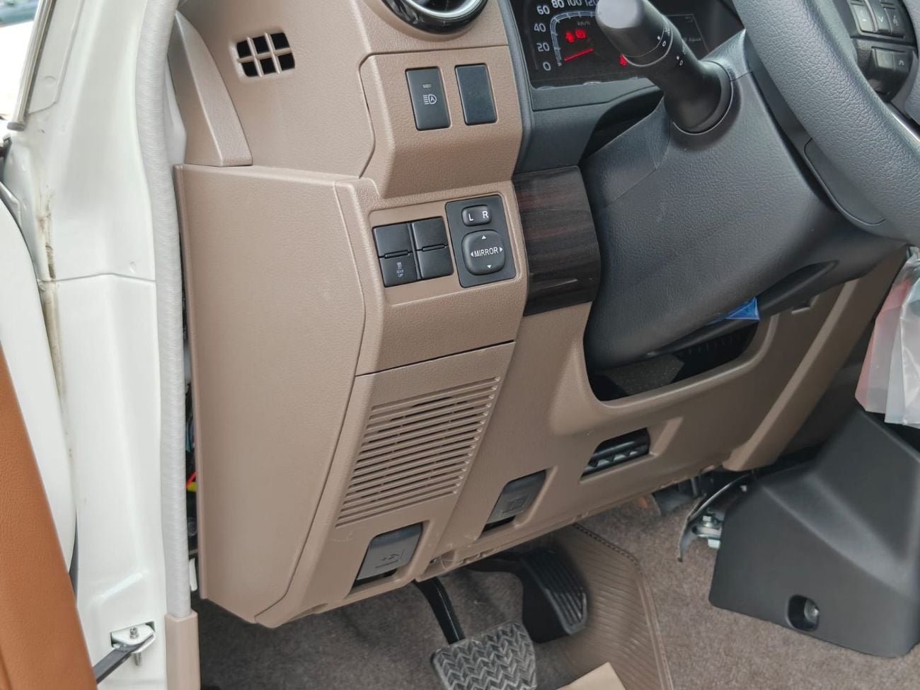 تويوتا لاند كروزر 70 Toyota Land Cruiser 70 2026 TOYOTA LC 76 2.8L DIESEL 4WD GCC SPEC