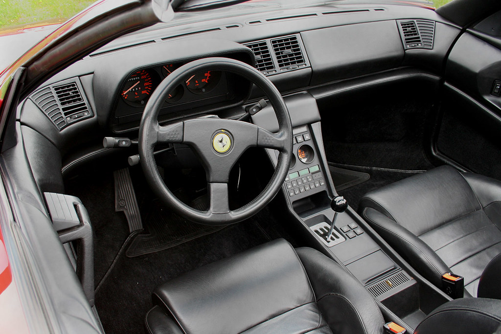 Ferrari 348 interior - Cockpit