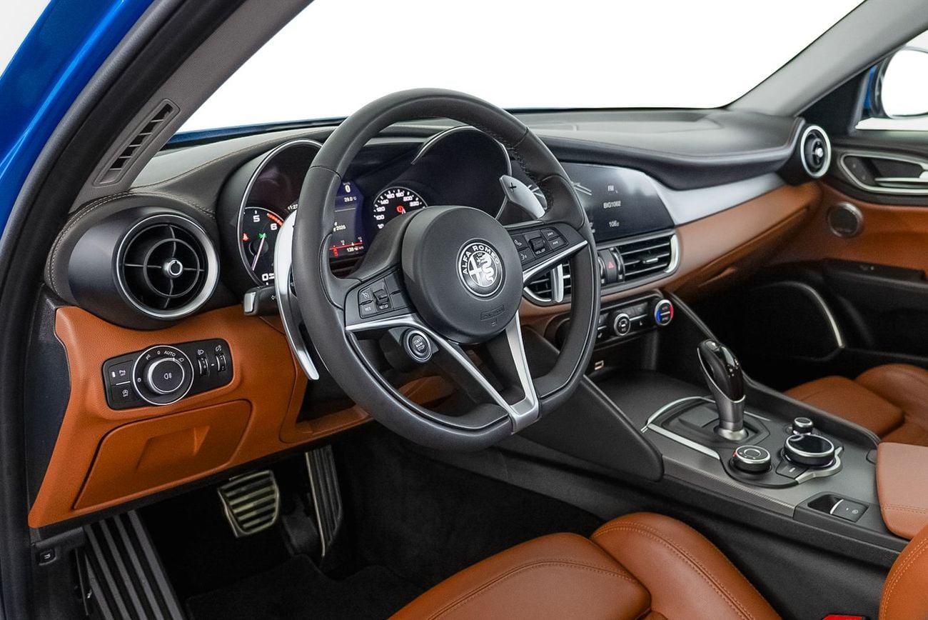 ألفا روميو جوليا Veloce 2.0L AWD