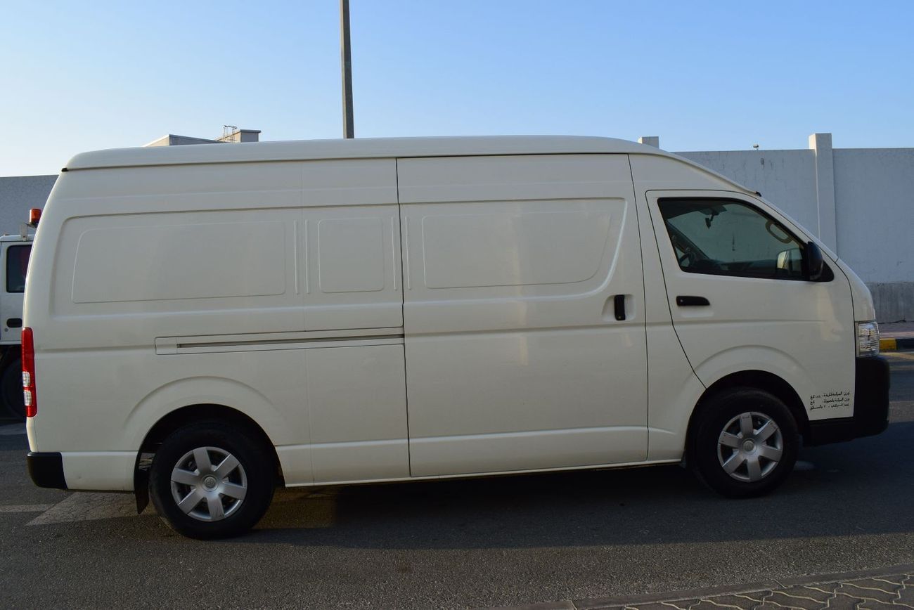 Toyota Hiace GLS - High Roof Toyota Hiace Highroof Van 2.7 ltr, model:2021. Excellent condition