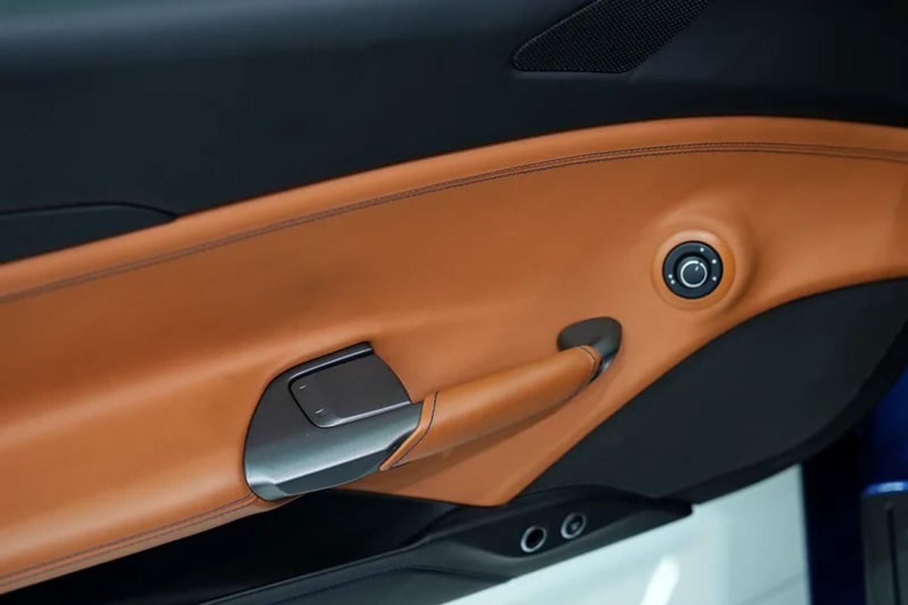 فيراري 488 Standard