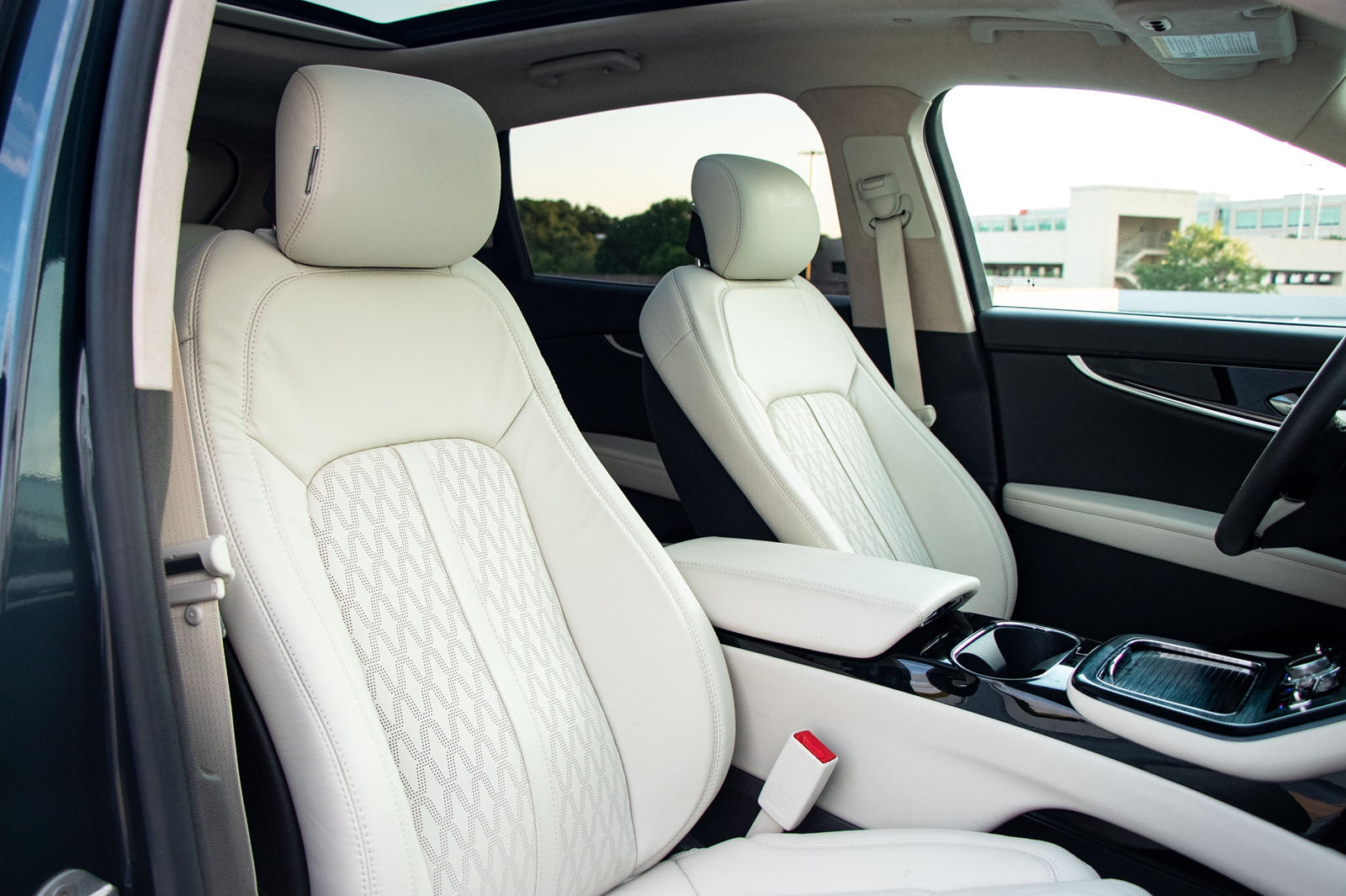 Lincoln Nautilus interior - Seats