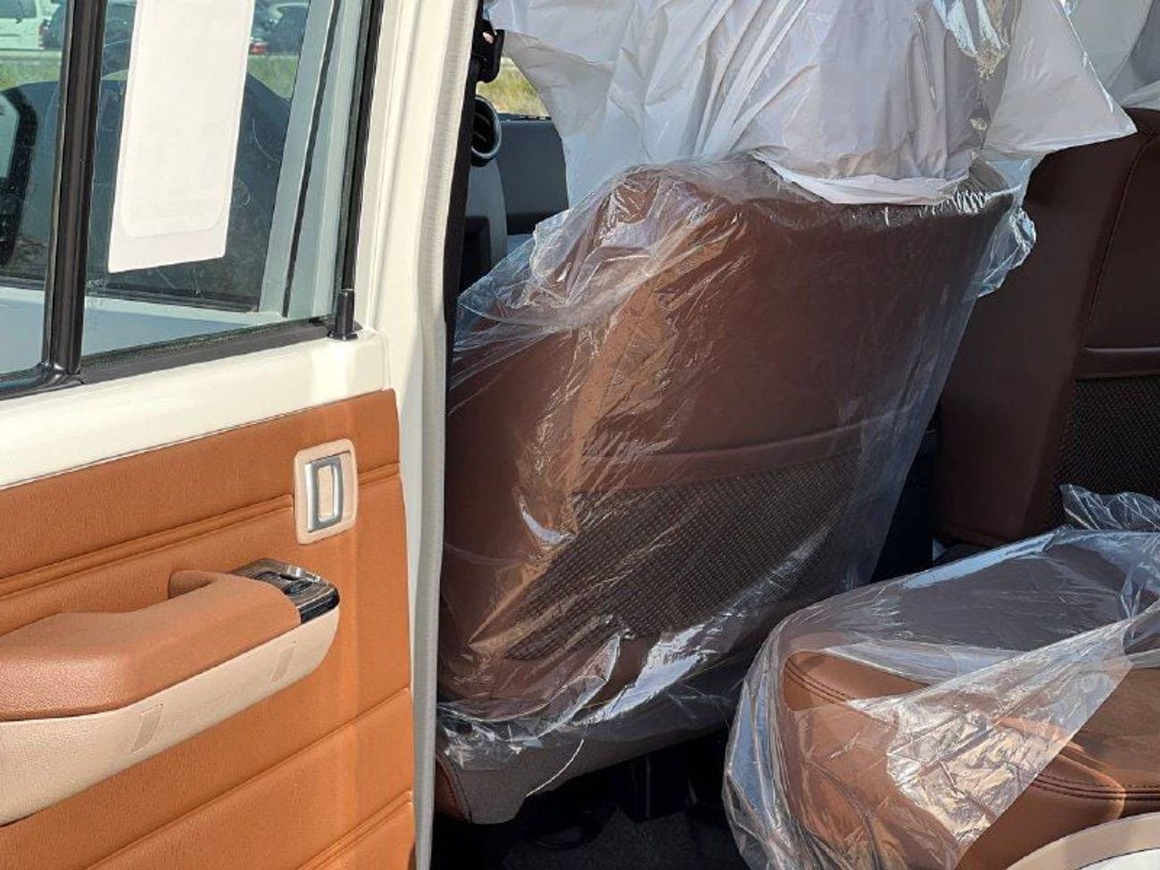 Toyota Land Cruiser 70 LC76 4.0L PTR A/T // 2025 // FULL OPTION WITH RADAR , LEATHER SEATS , DVD&BACK CAMERA // SPECIAL OFF