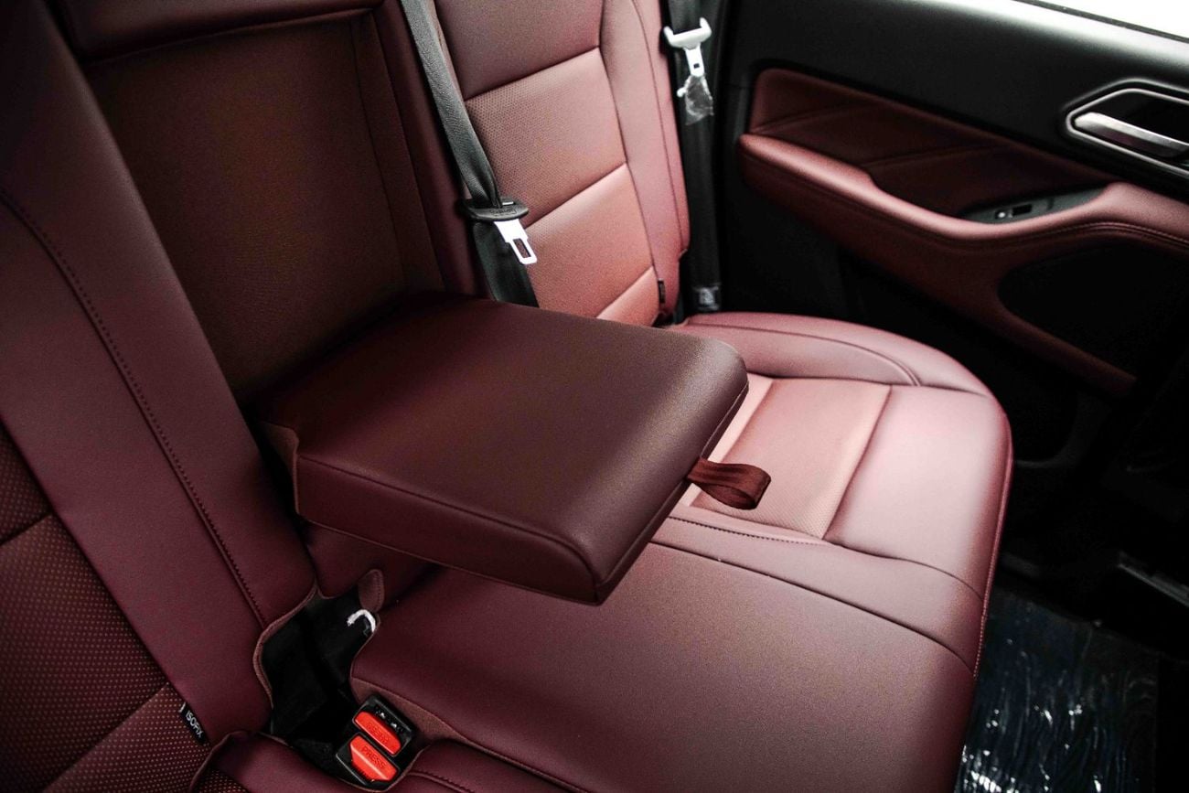 Great Wall Poer 4X4 Double Cab 2.0L - White Inside Black & Red | Export