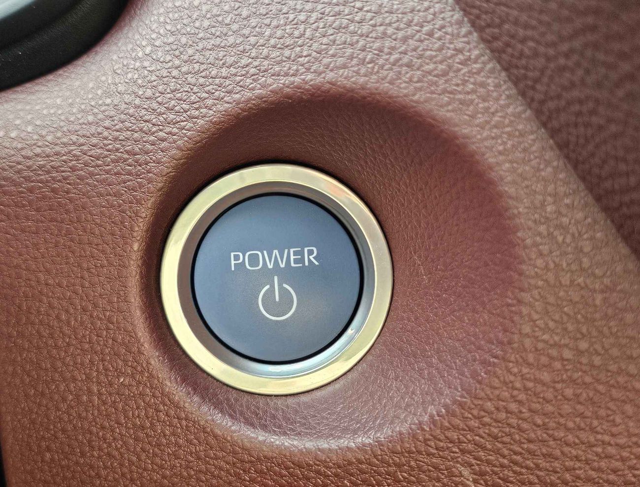 تويوتا كورولا كروس 1.8L Hybrid, Leather Seats / SPECIAL OFFER