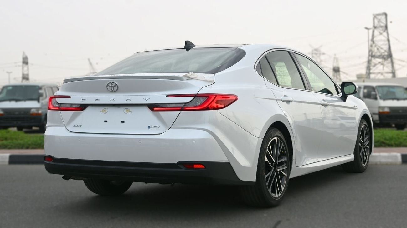 Toyota Camry GLE 2.5L Toyota Camry Hybrid GLE