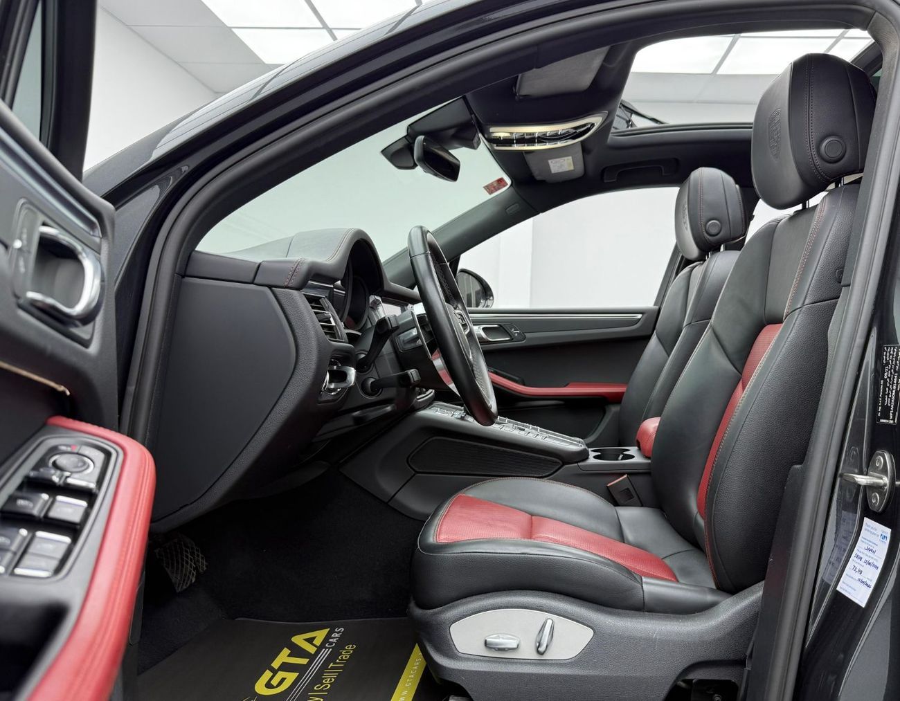 بورش ماكان Std 2.0L (252 HP) 2021 Porsche Macan, 2025 Porsche Warranty, Full Porsche Service History, Excellent