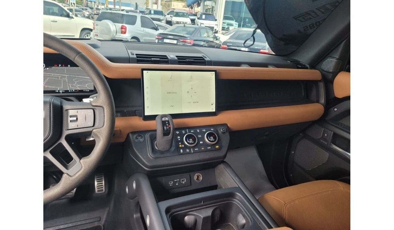 لاند روفر ديفندر LANDROVER DEFENDER V8 EDITION MODEL 2023 KM 38000 TWO DOOR GCC SPEC WARRANTY UNTIL 2026