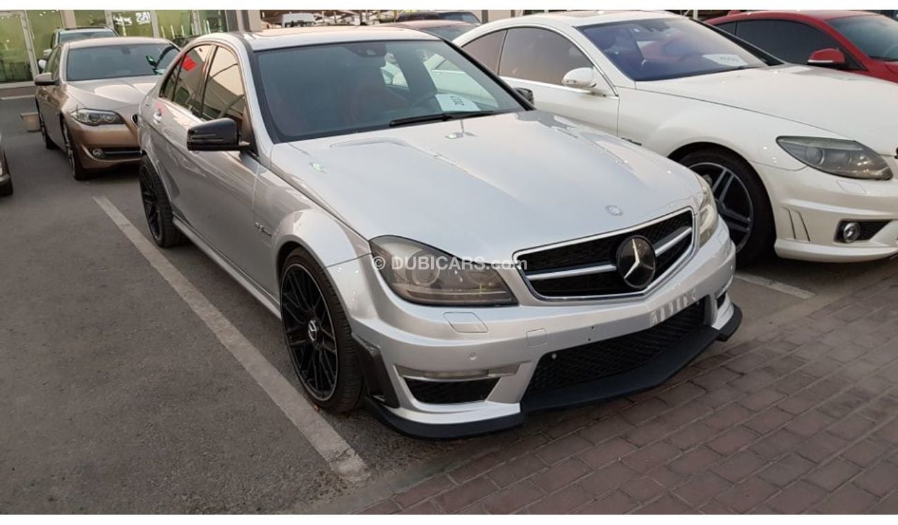 مرسيدس بنز C 63 AMG 2012 mercedes C63 AMG Full options Gulf specs