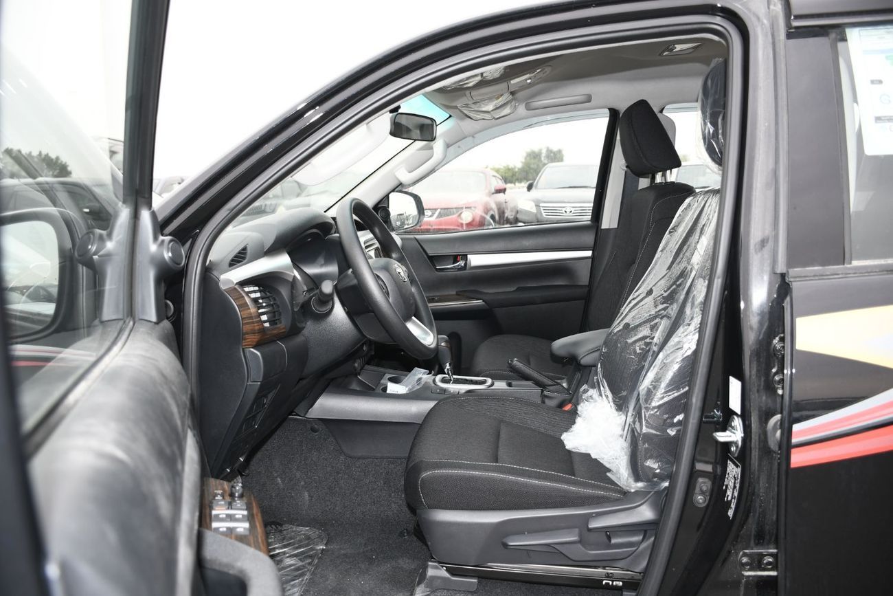 تويوتا هيلوكس 2.7L V4 Automatic with BSM Full option (Ready Stock)