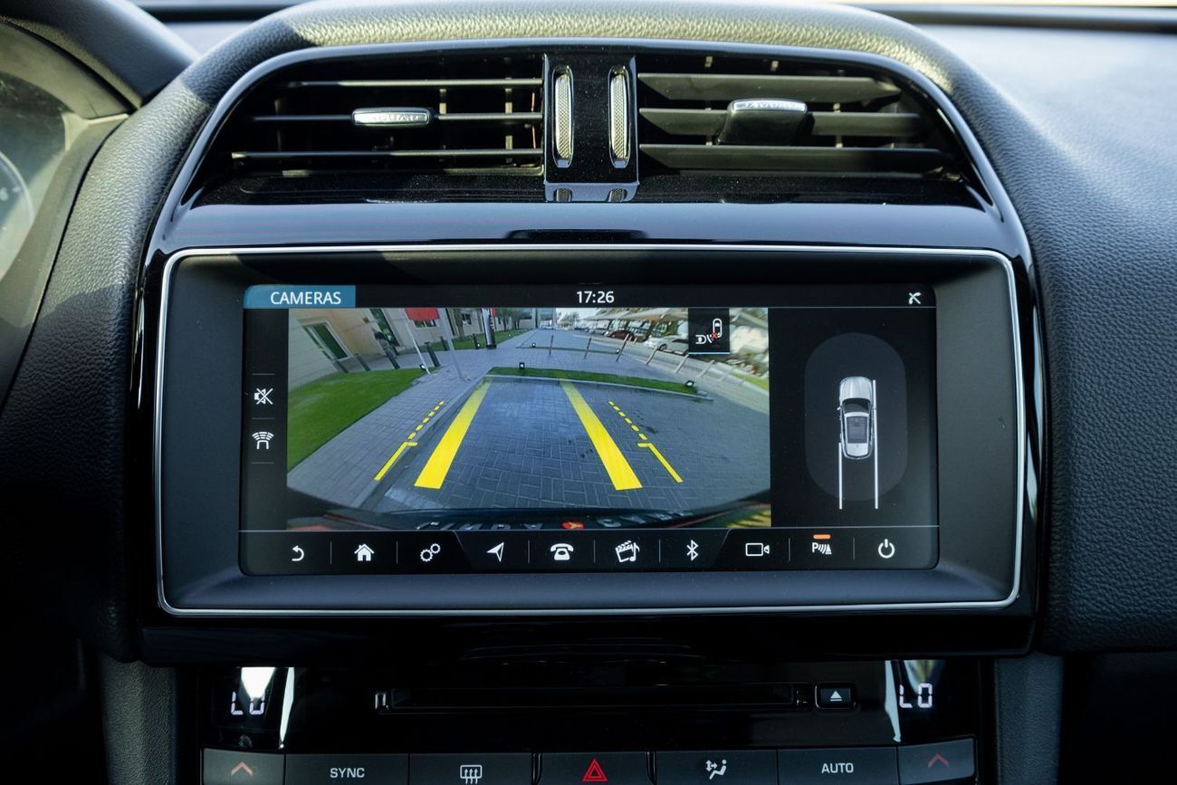 جاكوار F بيس Prestige 3.0L