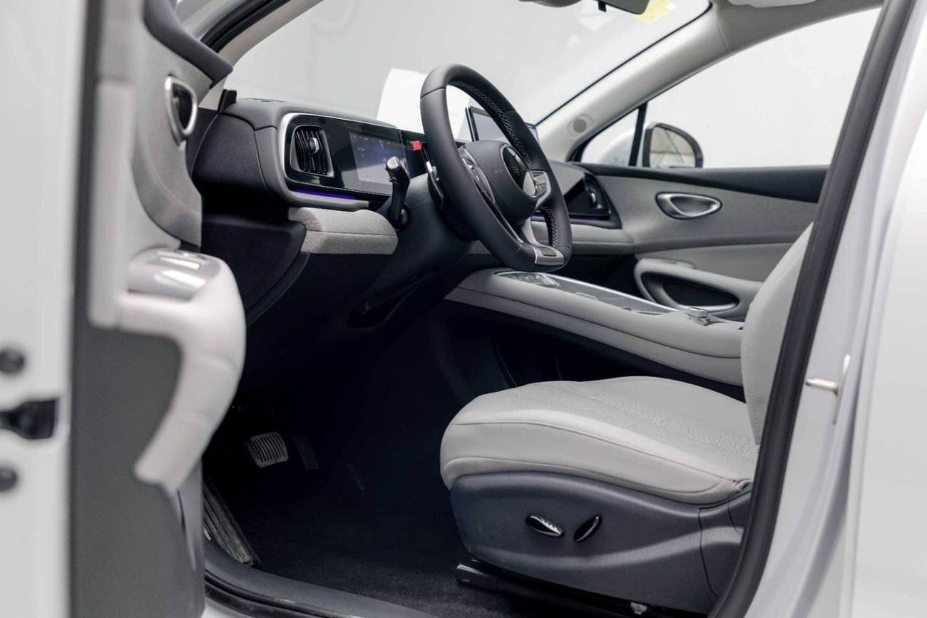 BYD Sealion 05 Intelligent Navigation - Sea White Inside White | Export Only