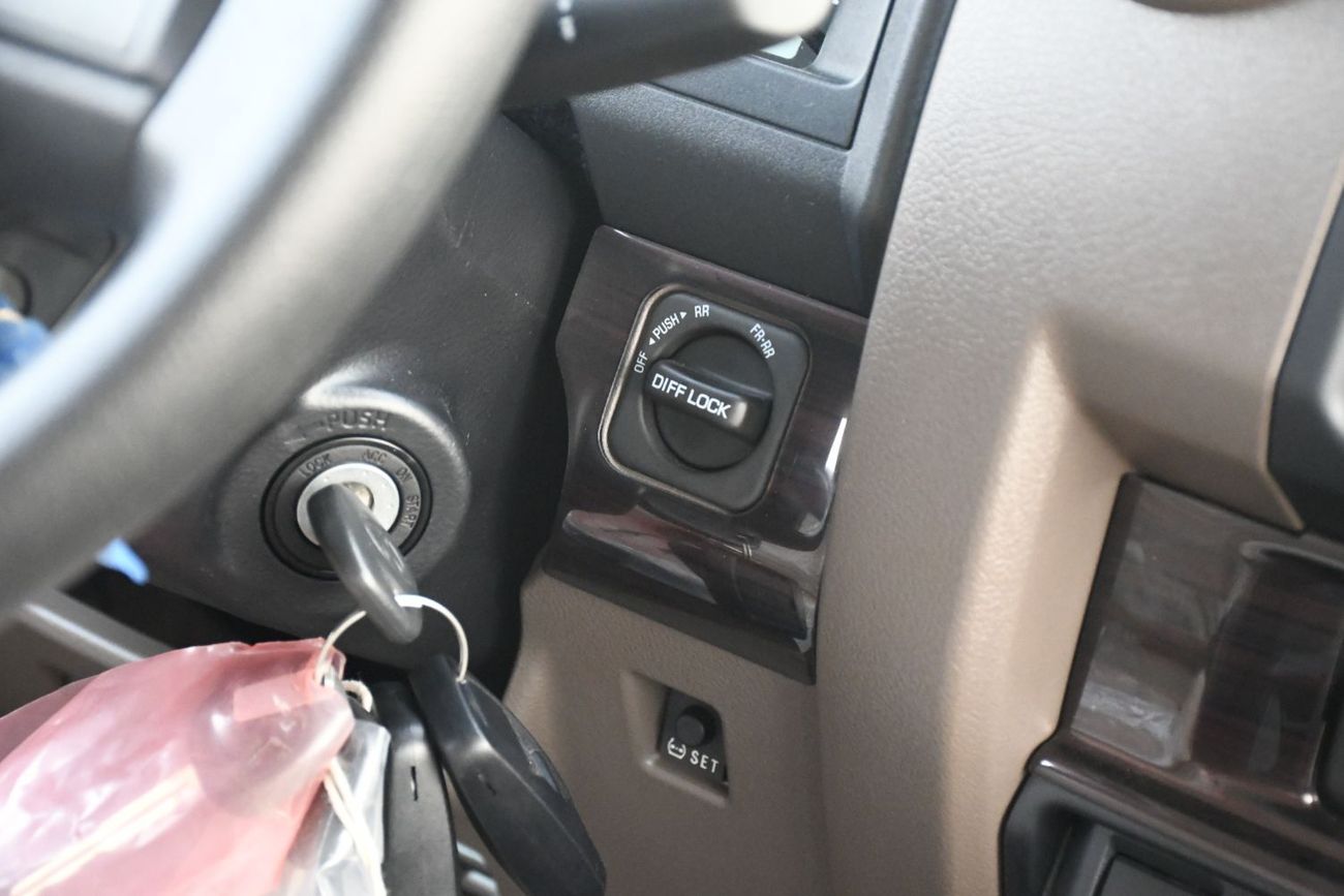 Toyota Land Cruiser 70 76 Series  2.8L Automatic Diesel  with diff lock ( LC Possible )