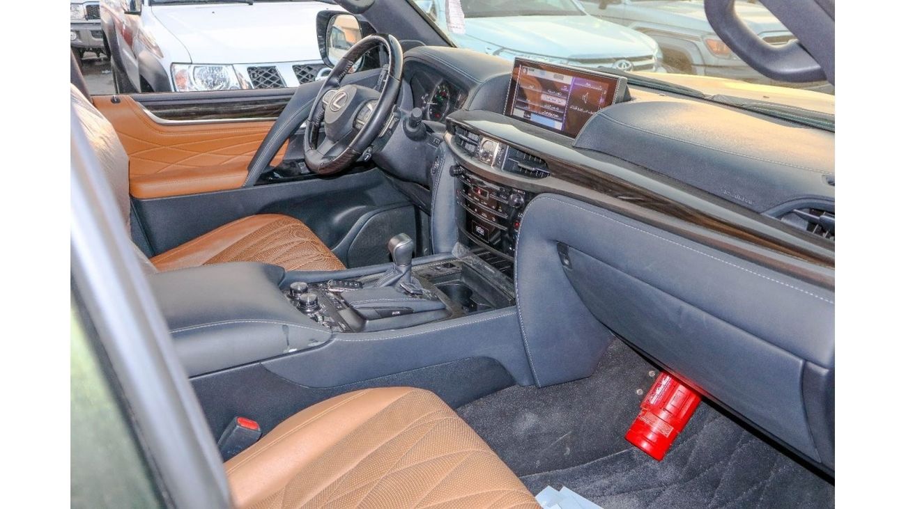 لكزس LX 570 سيجناتشر