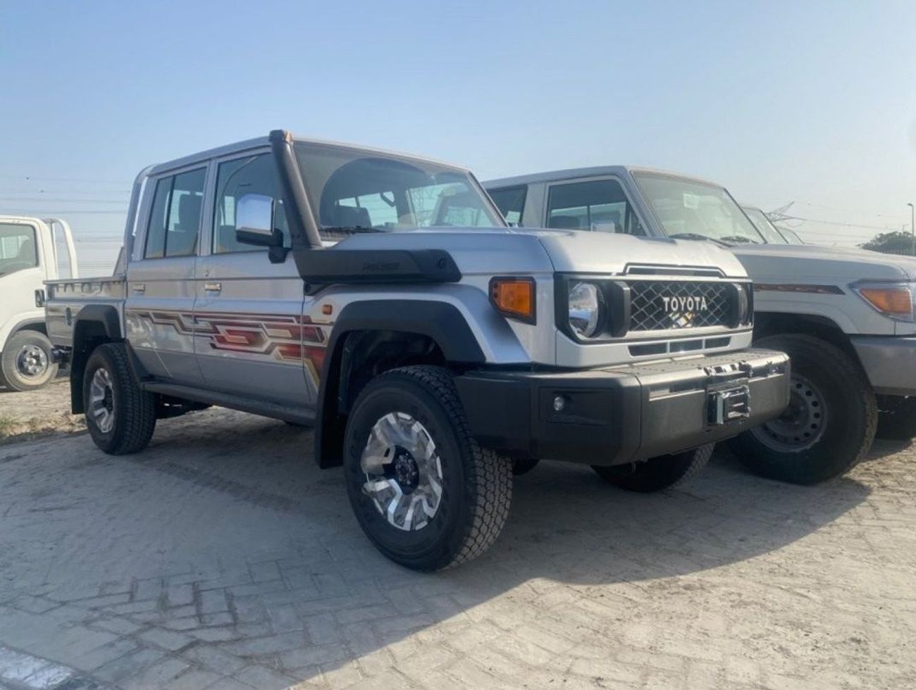 تويوتا لاند كروزر بيك آب 4.0L D/C