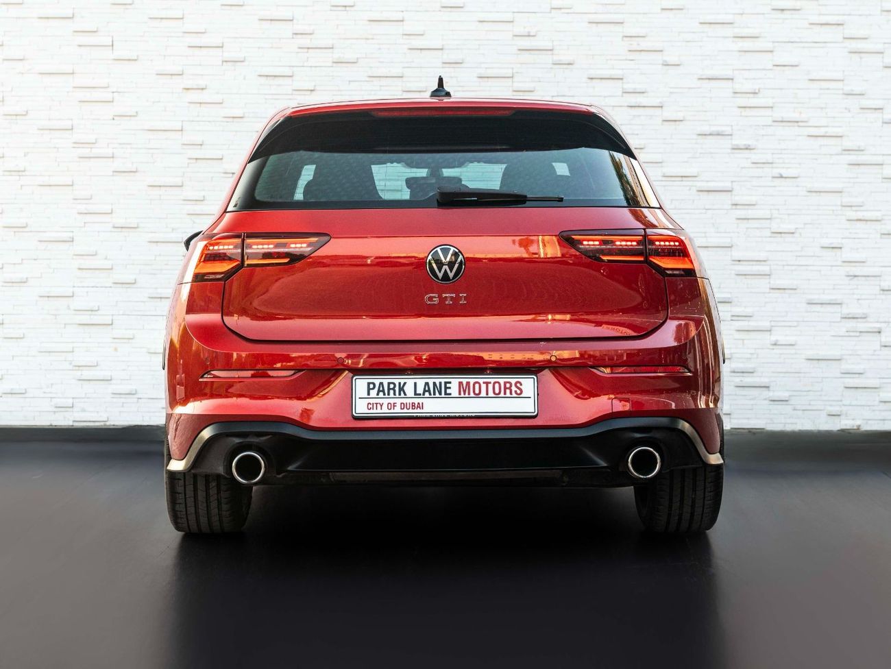 فولكس واجن جولف GTI AED 1,887 PM • GTI P1 MID • ONLY 59,000 KMS • OFFICIAL VOLKSWAGEN SERVICE HISTORY AND WARRANTY