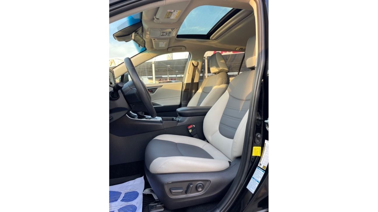 Toyota RAV4 2021 TOYOTA RAV4 XLE HYBRID FULL OPTIONS IMPORTED FROM USA