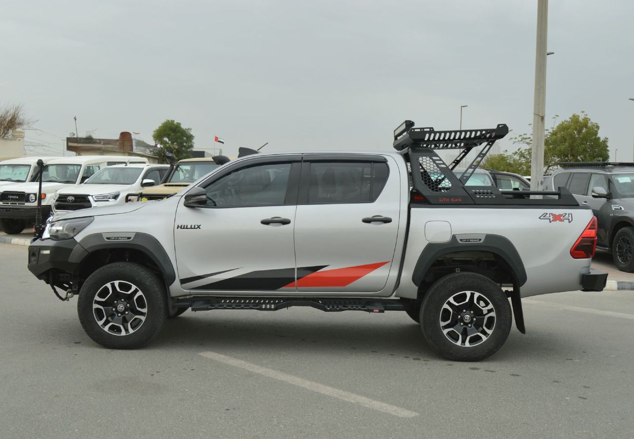 تويوتا هيلوكس Double cabin 2.8L, perfect inside and outside