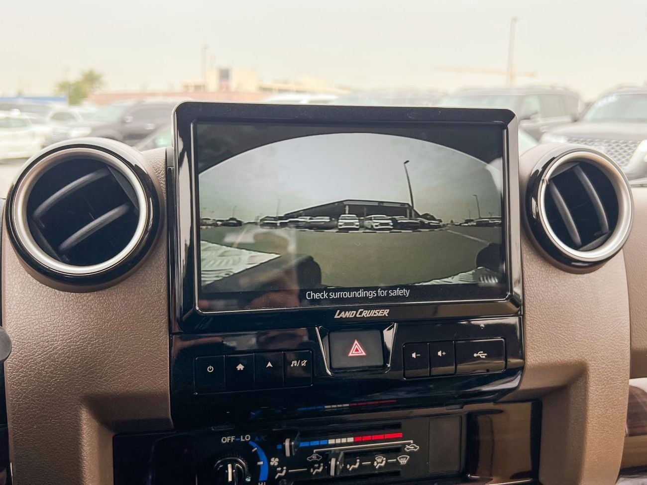 تويوتا لاند كروزر بيك آب EXPORT ONLY - LC79 DC FULL OPTION4.0L PETROL (OMANI)