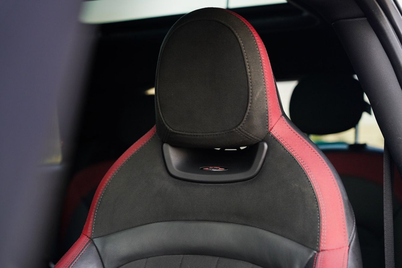 Mini Cooper John Cooper Works 2.0L (231 HP)