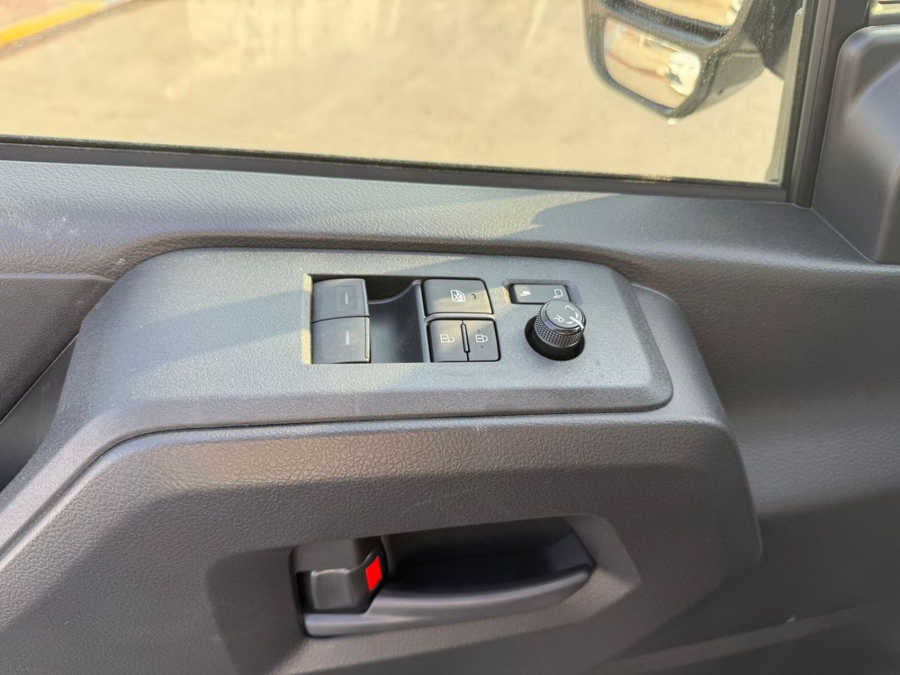 Toyota Hiace HIACE 2026 MODEL 13 SEATS 3.5L PETROL V6 HIGH ROOF A/T