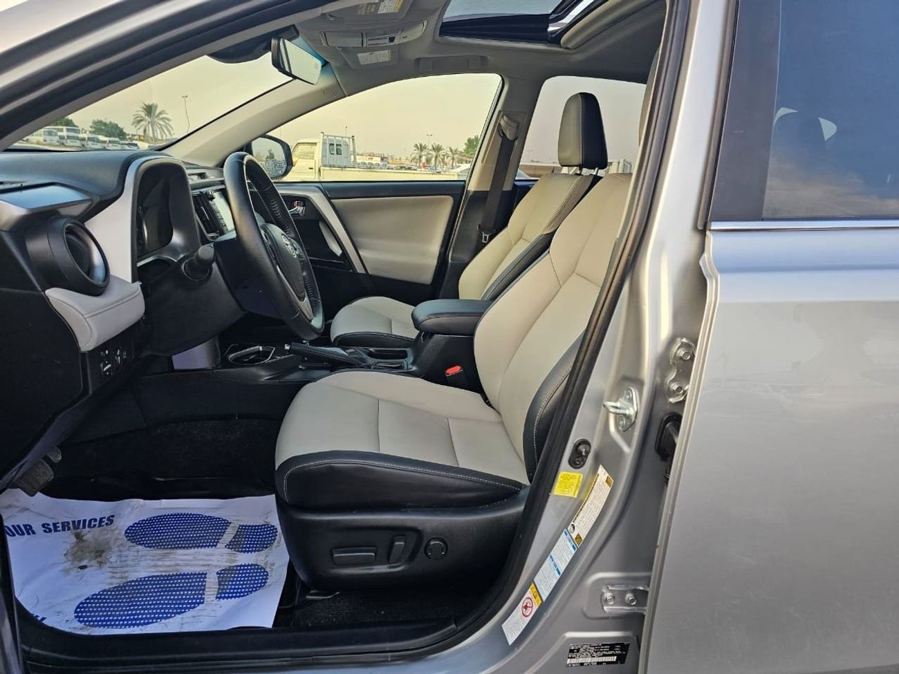 Toyota RAV4 Platinum 2017 RAV4 Limited Hybrid 4x4