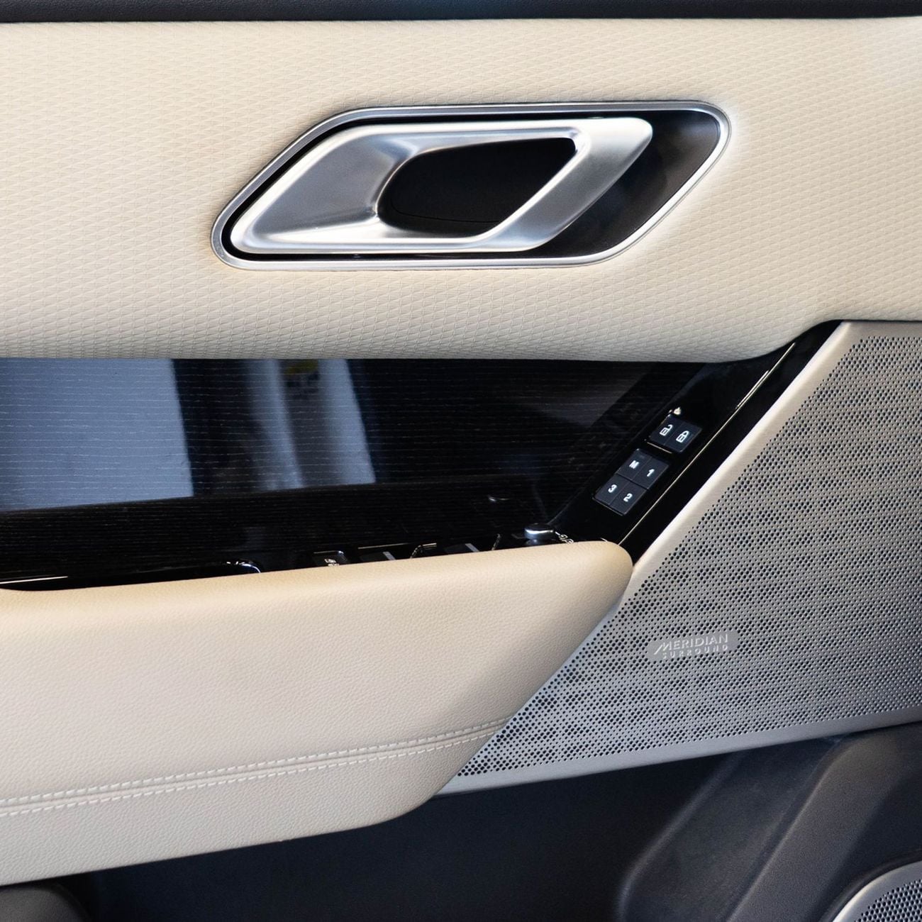 Land Rover Range Rover Velar AED 2,490 P.M • 0% Downpayment •  Range Rover Velar P250 R-Dynamic SE • 1 Year Warranty