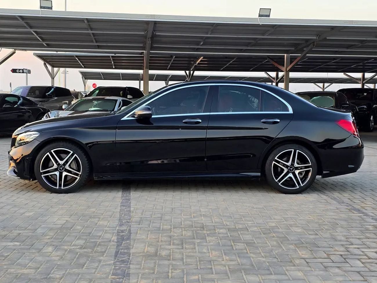 مرسيدس بنز C 300 AMG - Canadian Specs - GCC Ready