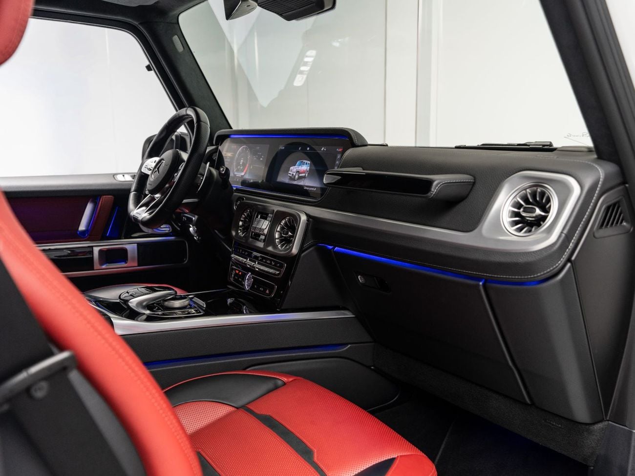 Mercedes Benz G63 AMG Std 4.0L SUMMER STARTS NOW | EXCLUSIVE DEAL BY BLACKLINE, Mercedes Warranty + Service, Low KM's,