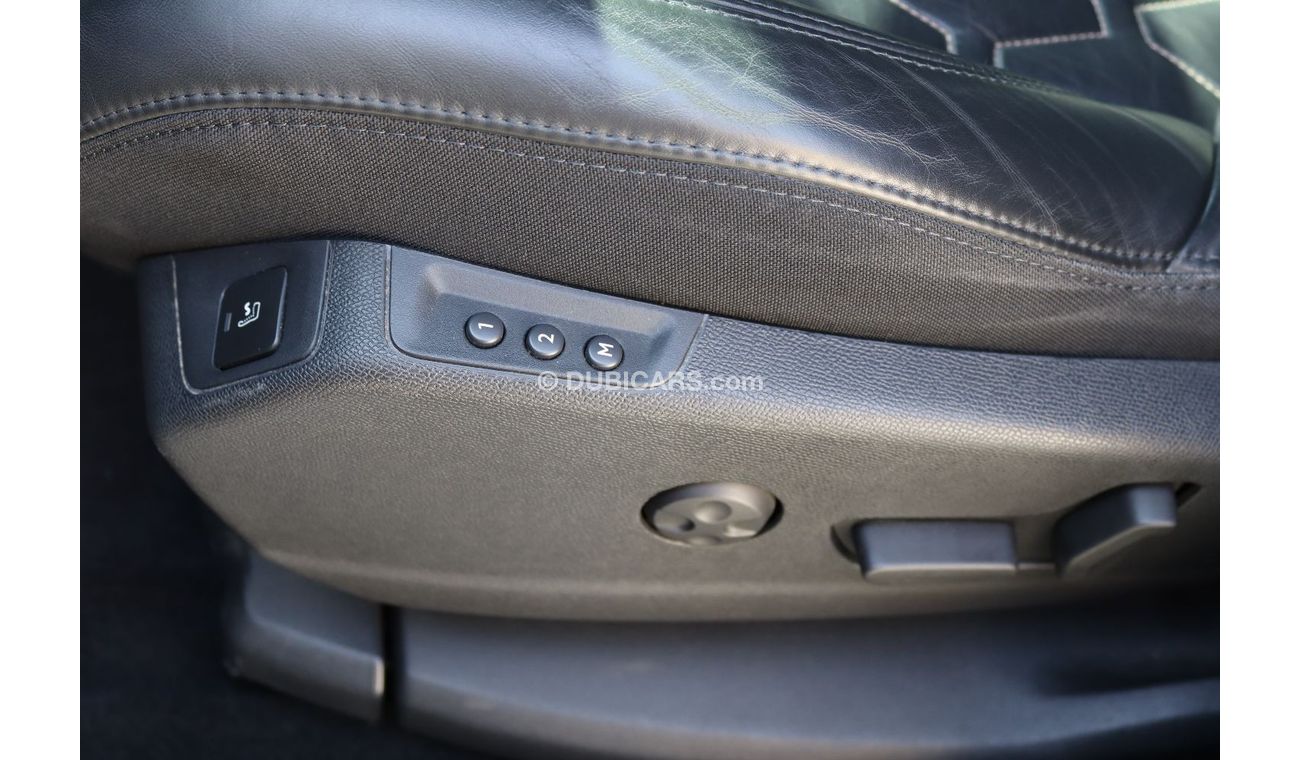 Peugeot 3008 GT Line ACCIDENTS FREE - GCC - ENGINE 1600 CC TURBO - GTLINE - FULL OPTION- PERFECT CONDITION INSIDE