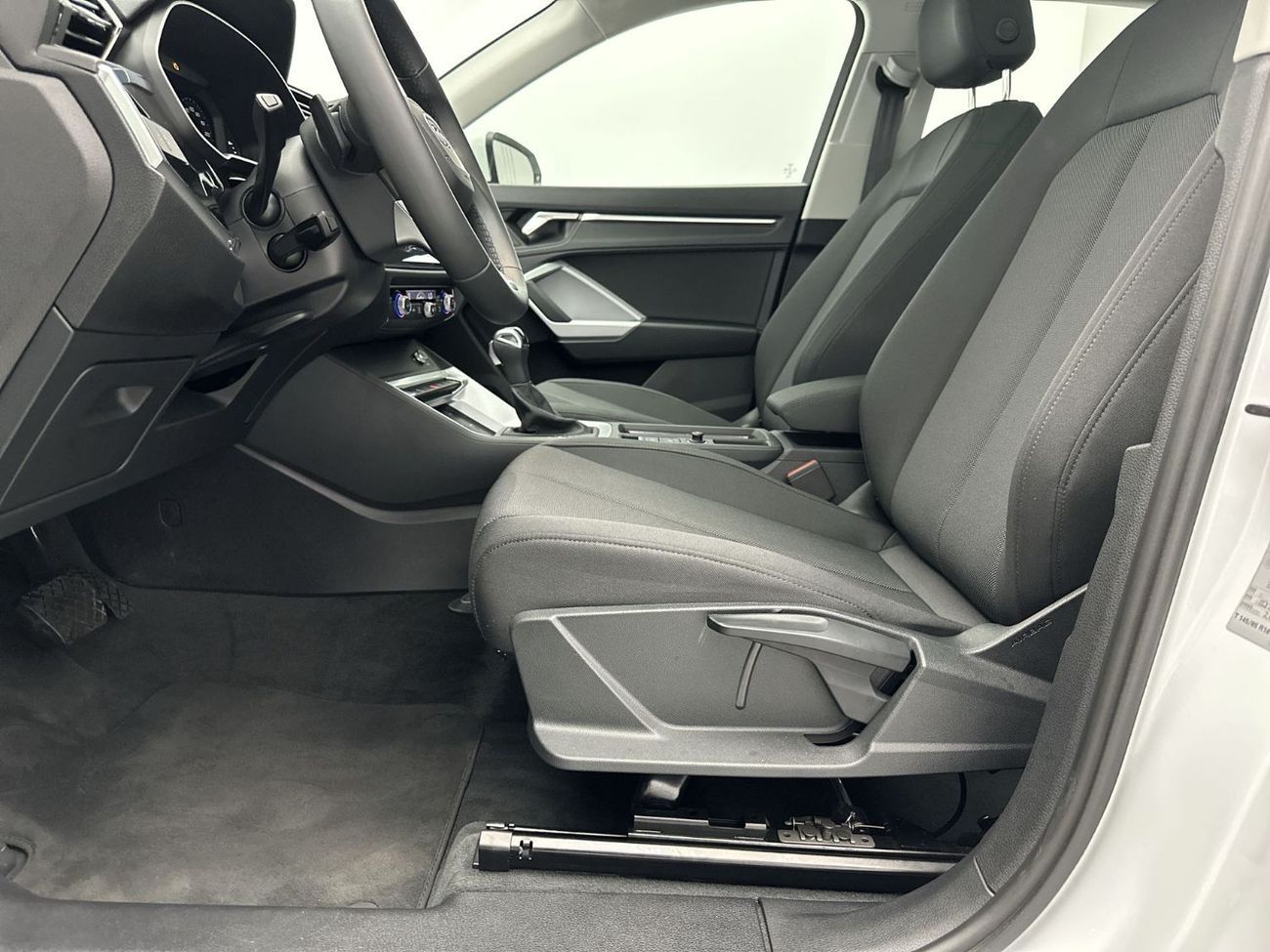 أودي Q3 35 TFSI Advanced 2.0L Advanced 35 TFSI 150hp (Ref# 25892)