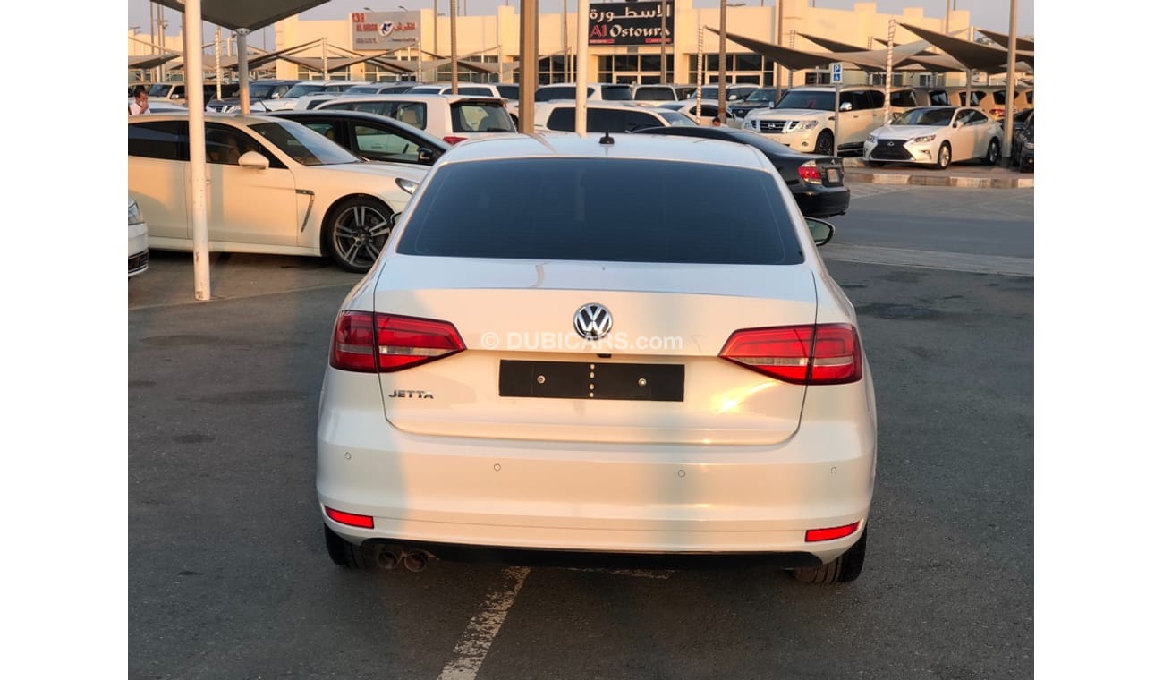 Volkswagen Jetta Volex wagan Getta model 2016 GCC car prefect condition full option sun roof leather seats bac condi