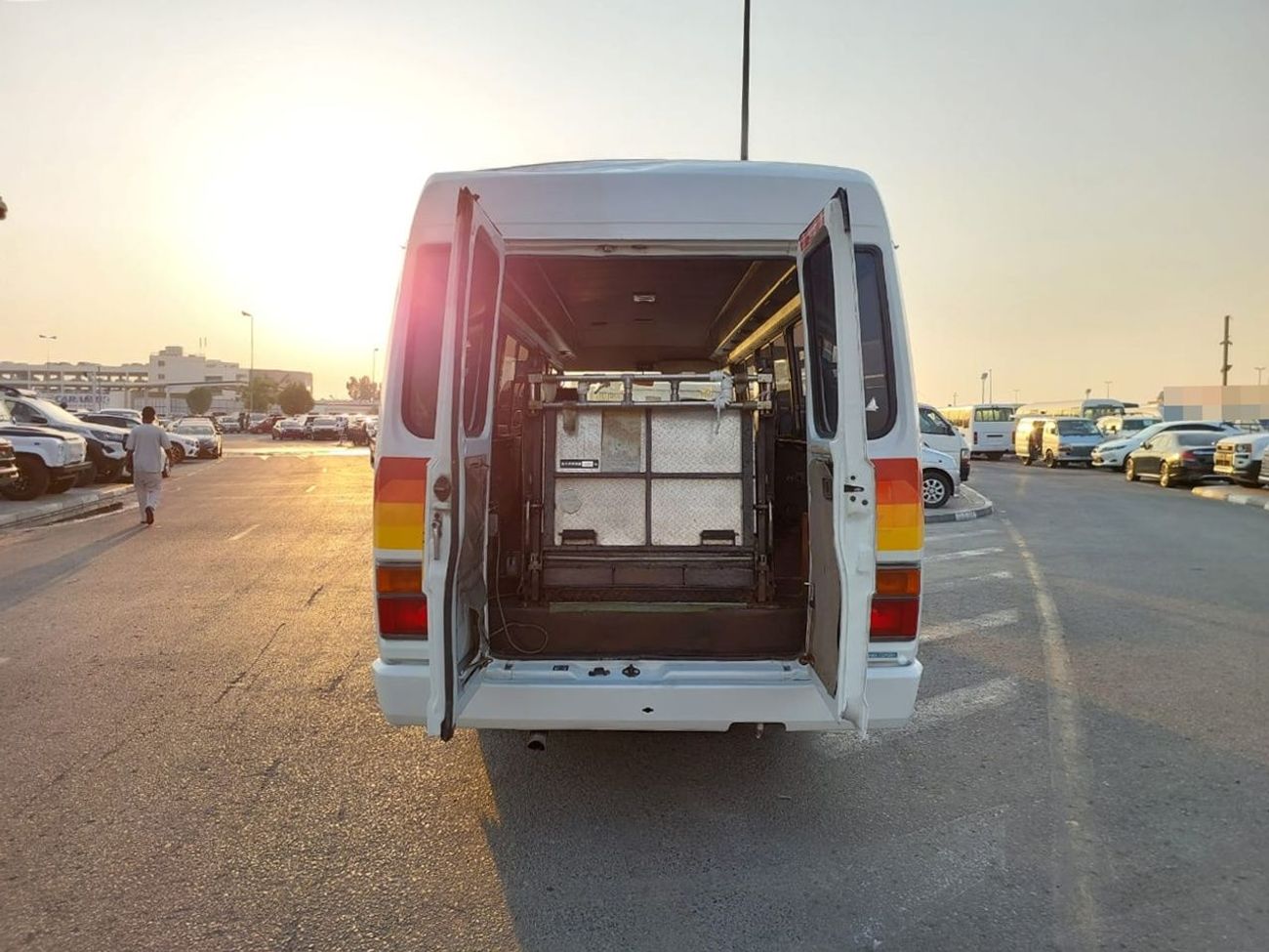 تويوتا كوستر TOYOTA COASTER BUS RHD 1992 MODEL 4.1 L DIESEL AUTOMATIC(PM04795)