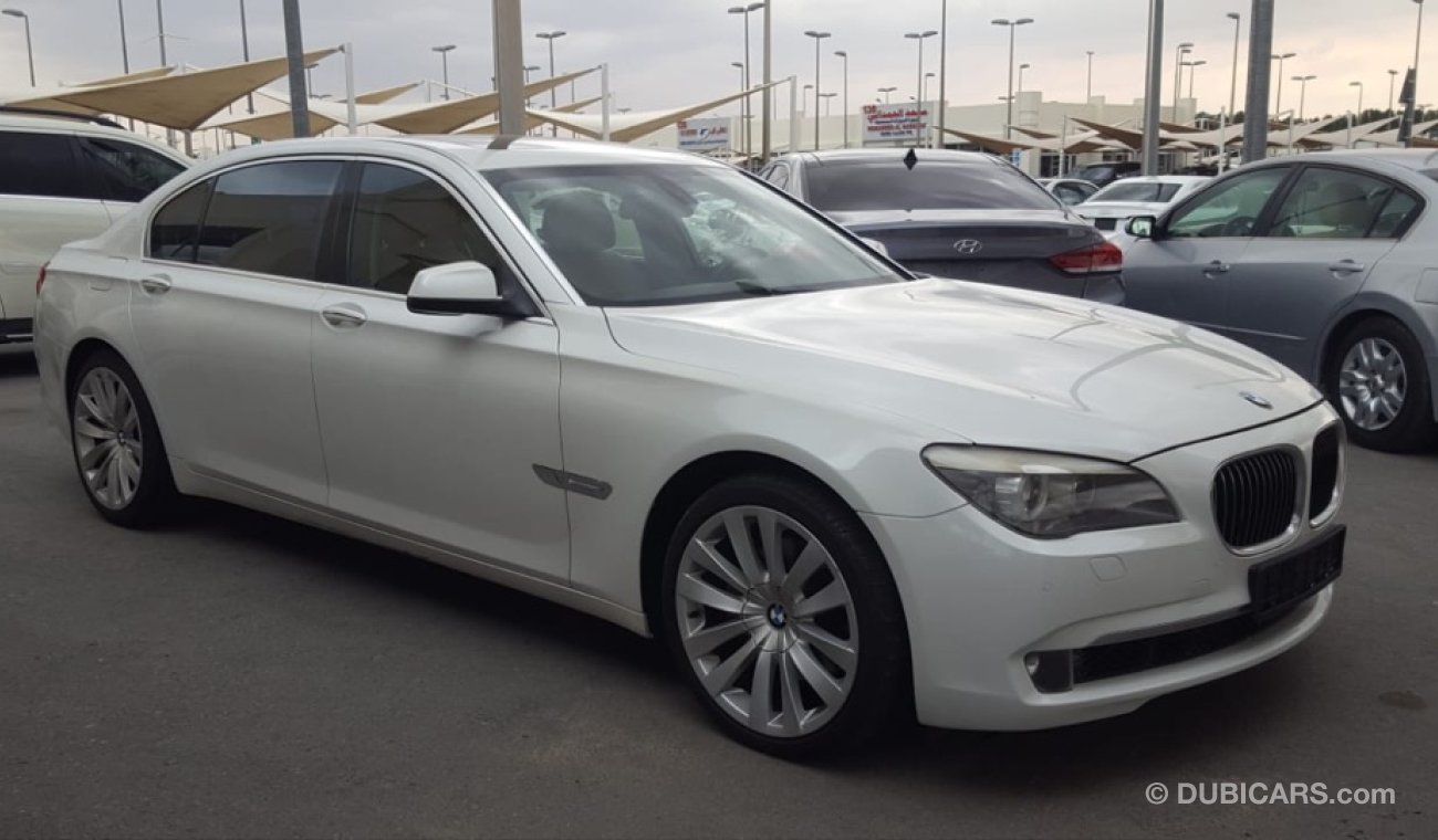 BMW 740Li model 2010 GCC car prefect condition full service full option low mileage