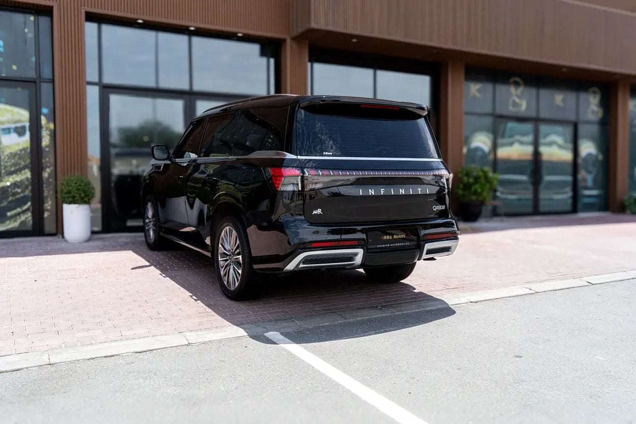إنفينيتي QX80 Sensory 8 5.6L Sensory | GCC Specs with Warranty and Service till | 8-seaters | Super Clean
