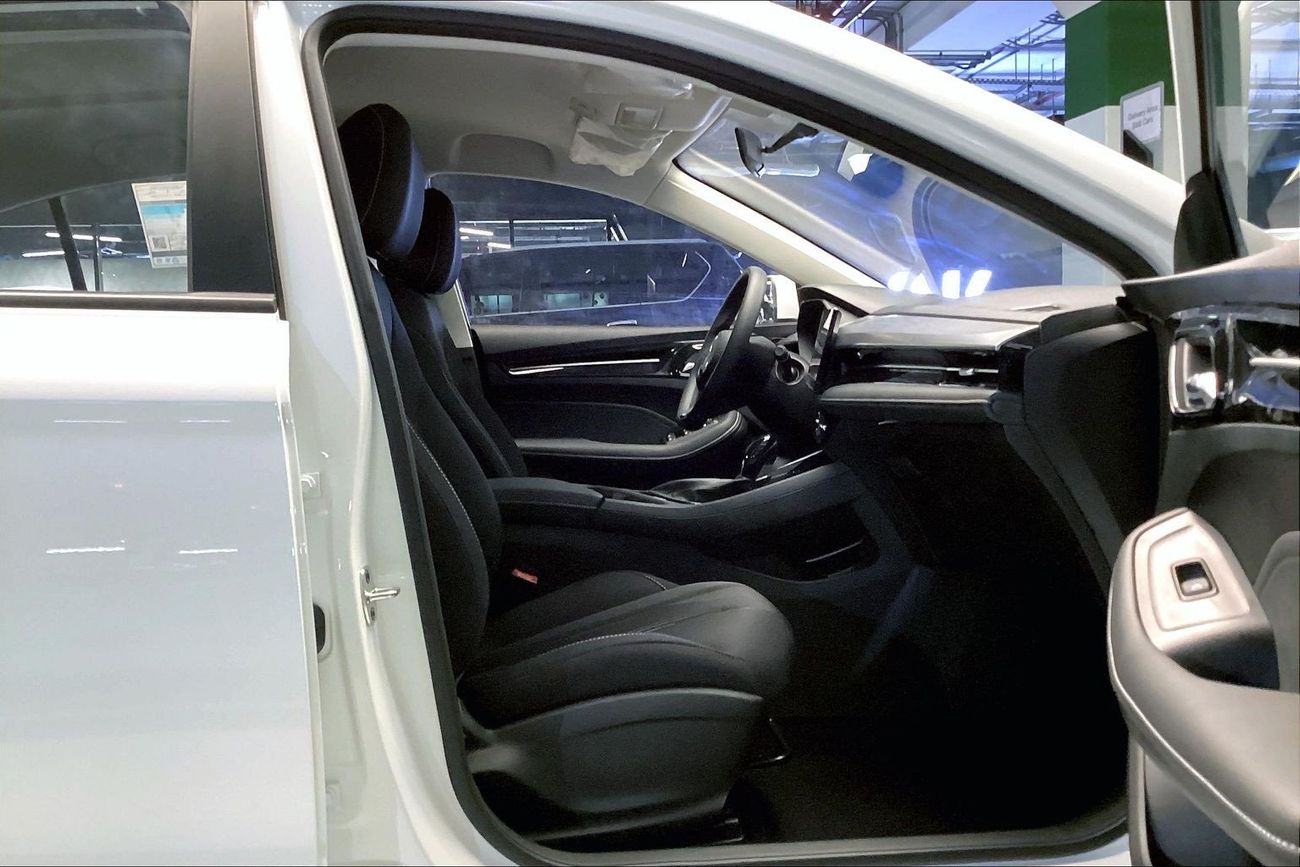 أم جي 5 Standard | Start 2026 with the ideal drive | شامل الضمان | 0 ﺪﻔﻋﺓ ﺃﻮﻟﻯ