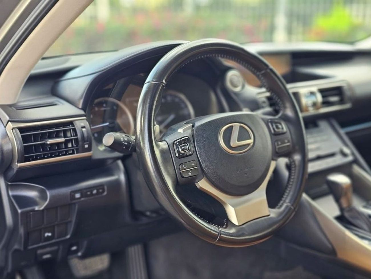 Lexus IS300 Premier GCC 2020 FULL OPTION UNDER WARRANTY V4 TWIN TURBO