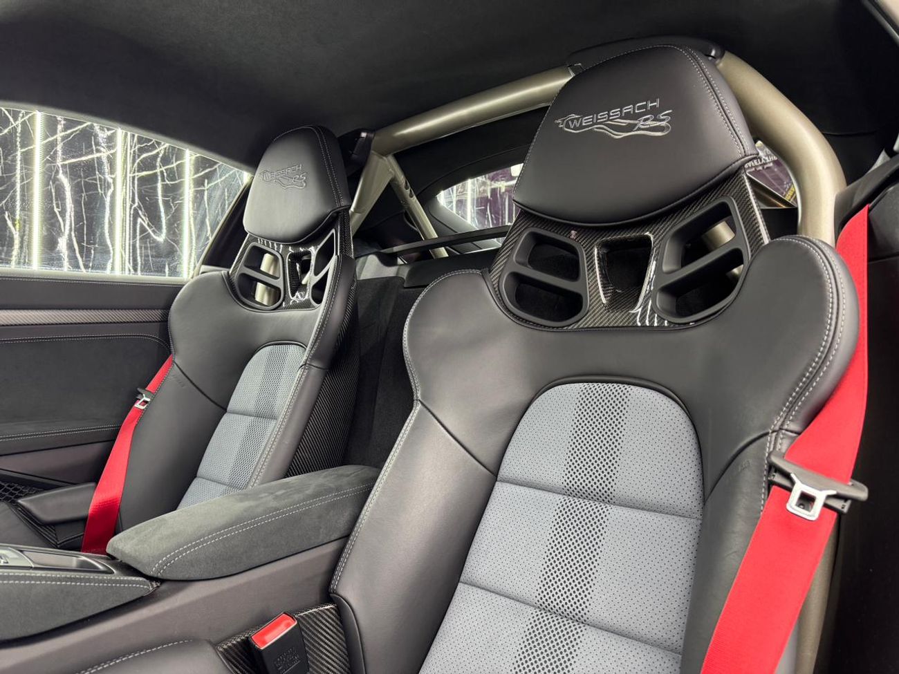 Porsche 718 Cayman GT4 RS 4.0L (493 HP) A/T