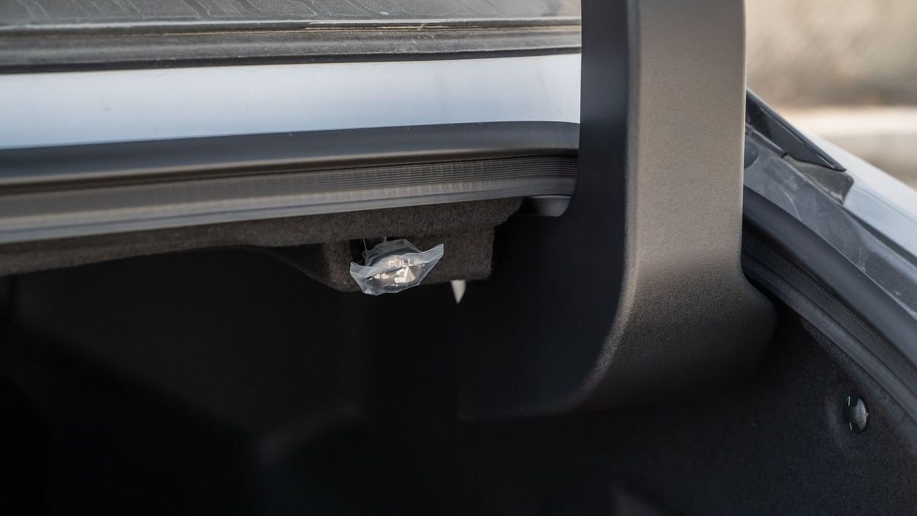 Toyota Crown TOYOTA CROWN 2.5 MID HEV -2026YM