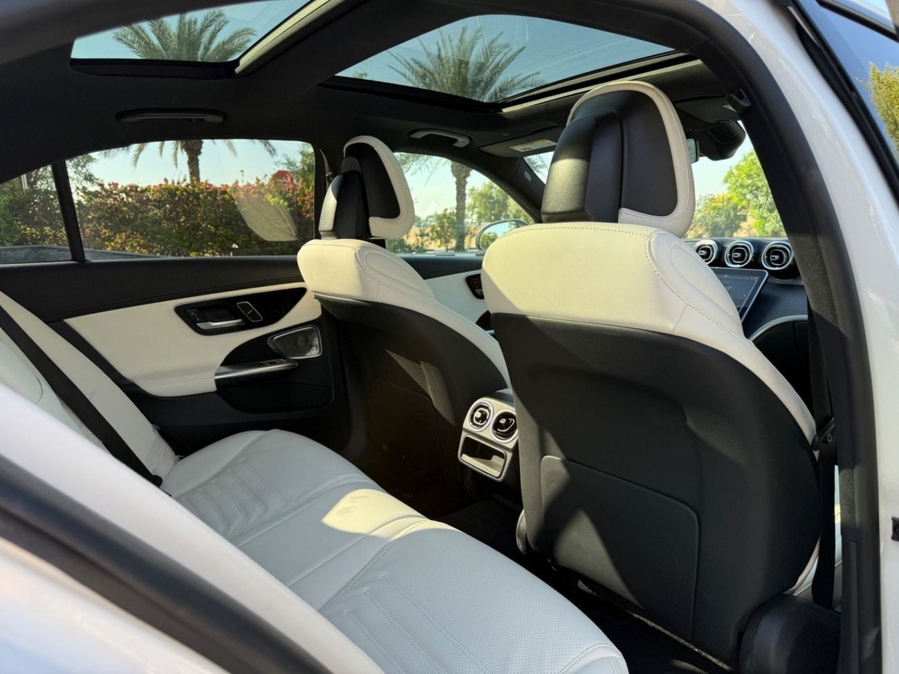 Mercedes Benz C300 STD Base