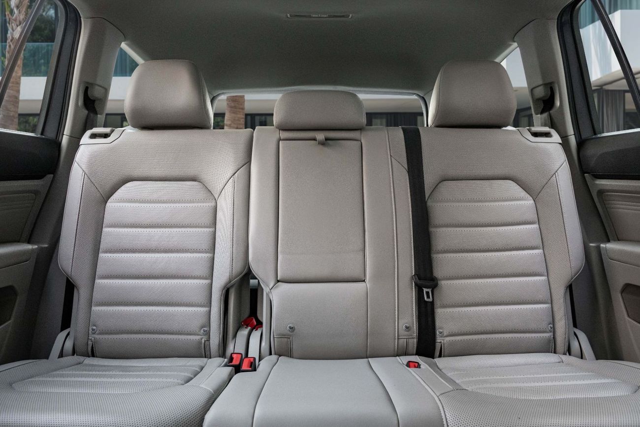 Volkswagen Teramont R-Line | 2,937 P.M  | 0% Downpayment | Excellent Condition!