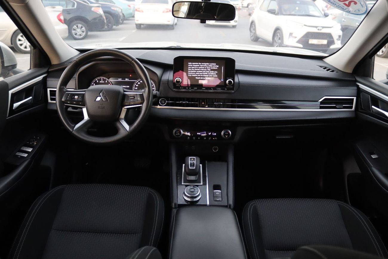 Mitsubishi Outlander GLS 2.4L Outlander 2023 - GCC - Accident-Free - 2.4L - Low Mileage - Excellent Condition