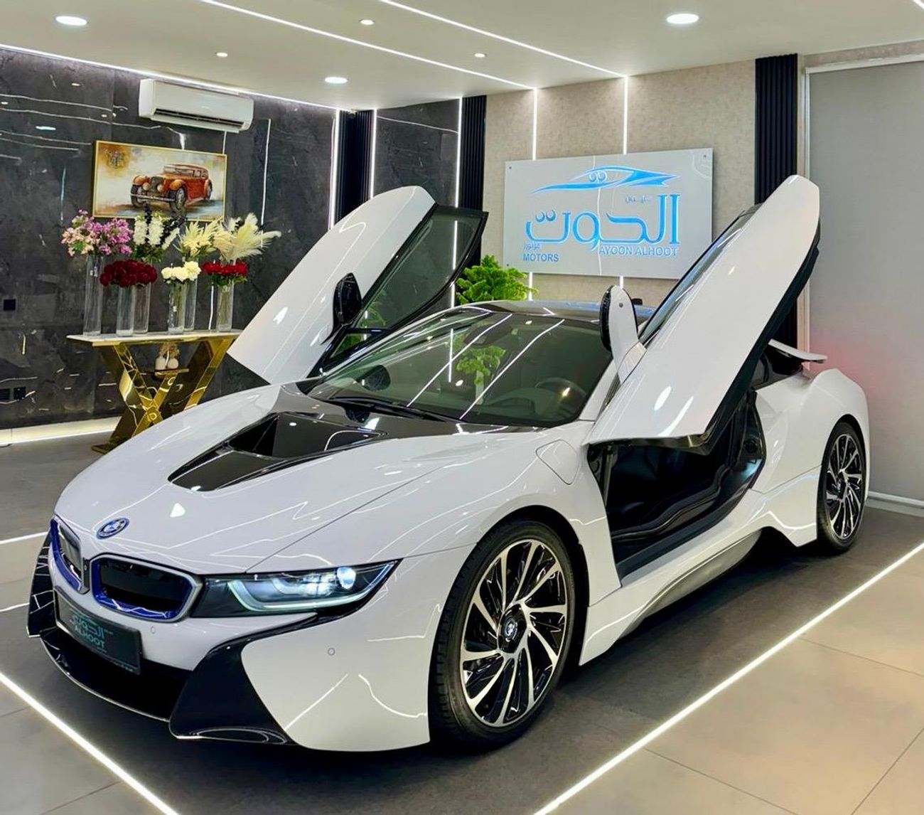 BMW i8 ELITE BMW I8 || GCC II FULLY LOADED || ACCIDENT FREE || VERY LOW MILEAGE || F.S.H BMW
